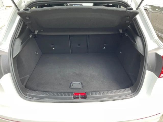 Mercedes-Benz A 250 A 250 e AMG Line