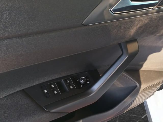 Volkswagen Polo 1.0 TSI DSG R-Line