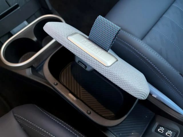 MINI Cooper S Favoured Trim Paket XL LenkradHZG Memory H/K