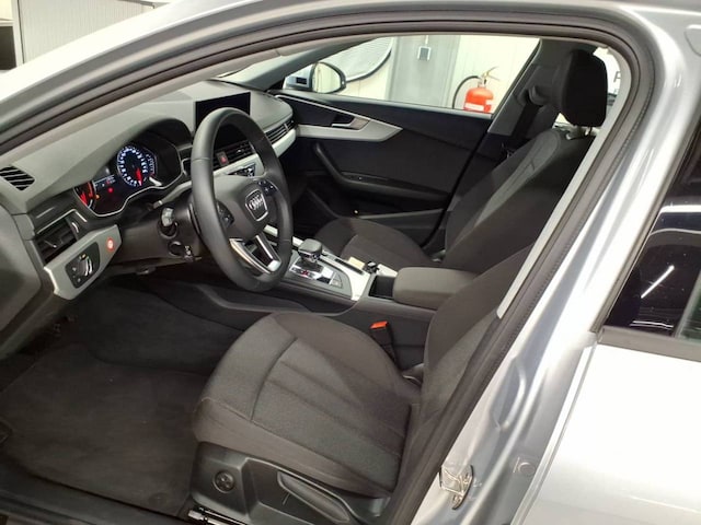 Audi A4 30 TDI Avant S-Tronic
