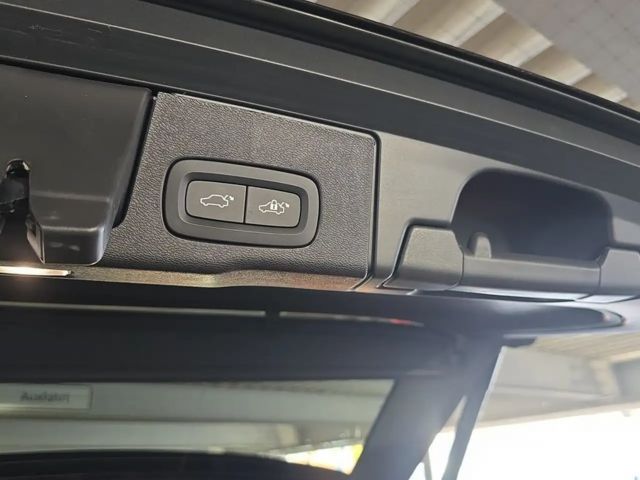 Volvo XC60 AWD Dark Plus