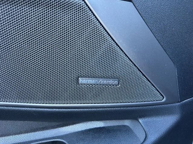 BMW 320 320i M-Sport Sedan