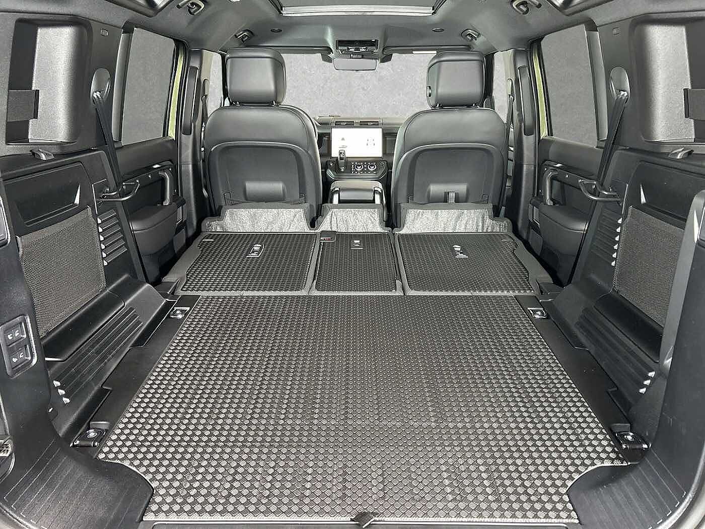 Land Rover Defender 110