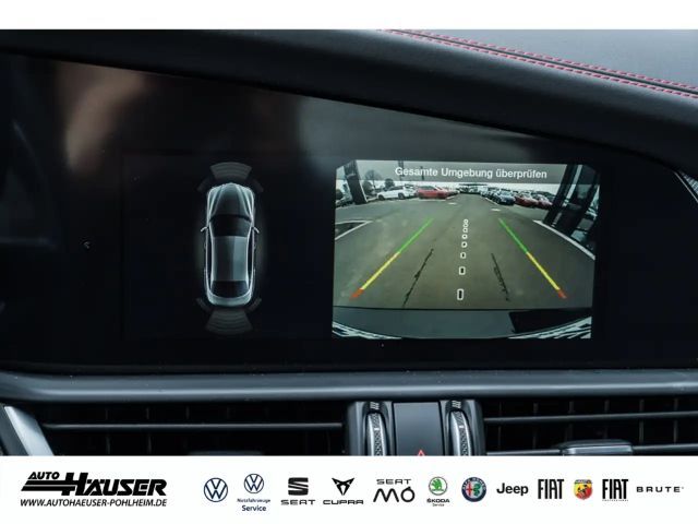 Alfa Romeo Giulia AT8 Q4 Turbo