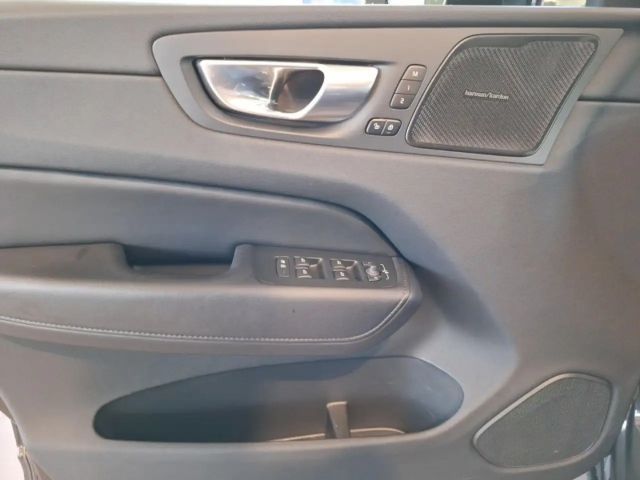 Volvo XC60 Dark Plus