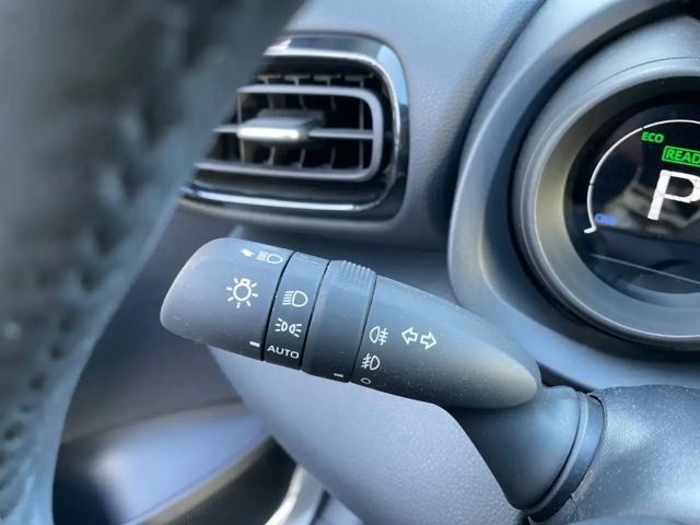 Toyota Yaris Hatchback Hybride Team D