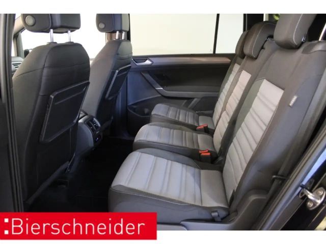 Volkswagen Touran 1.5 TSI DSG R-Line Style