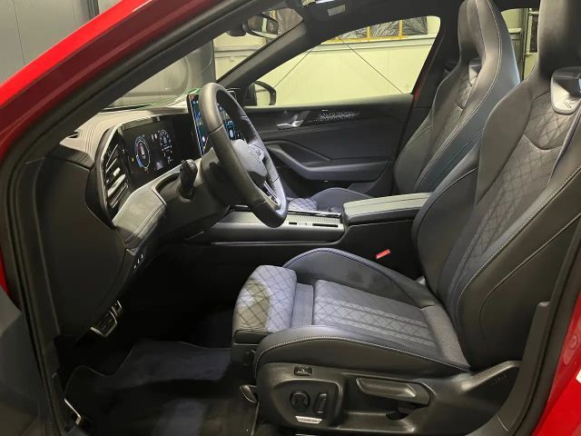 Volkswagen Passat R-Line Style Variant