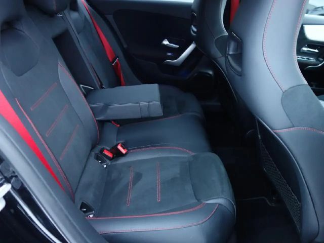 Mercedes-Benz A 35 AMG 4MATIC AMG Line