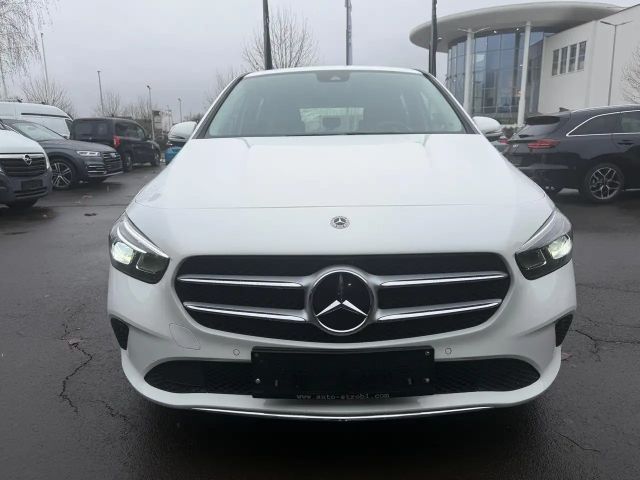 Mercedes-Benz B 180 B 180 d