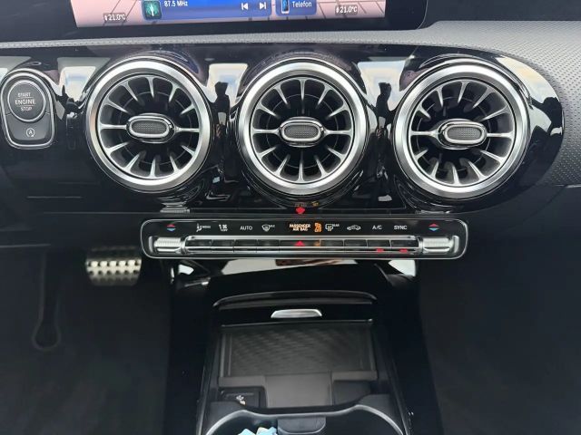 Mercedes-Benz A 180 AMG Line