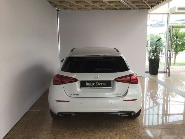 Mercedes-Benz A 220 4MATIC Progressive