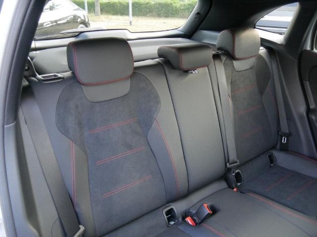 Mercedes-Benz GLA 200 AMG Line