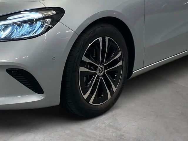 Mercedes-Benz B 180 Progressive Sedan