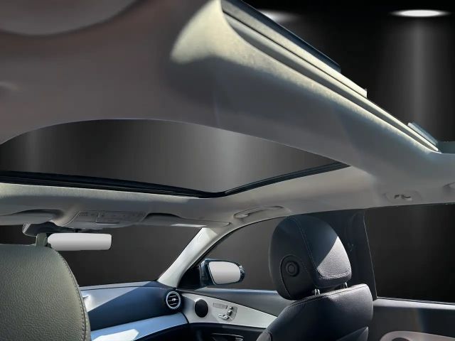 Mercedes-Benz E 220 4MATIC E 220 d