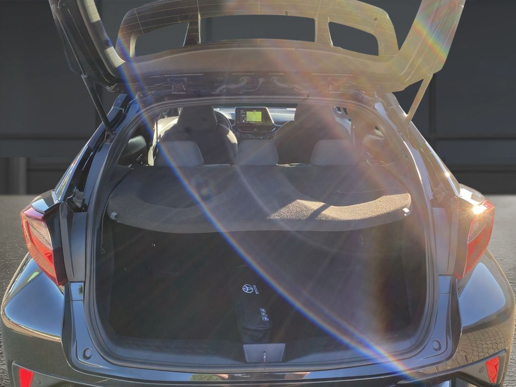 Toyota C-HR 5-deurs Plus