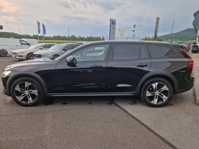 Volvo V60 Cross Country AWD Plus