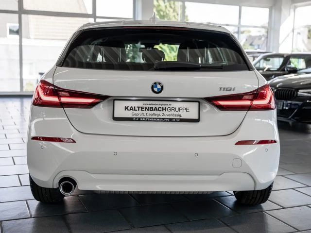 BMW 116 116i Advantage pakket Sedan