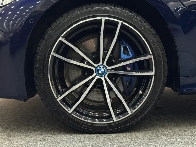 BMW 330 330e M-Sport Sedan xDrive