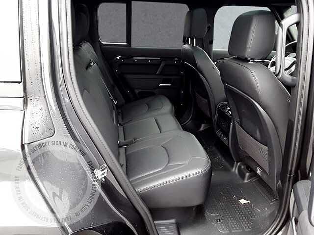 Land Rover Defender 110 Dynamic SE