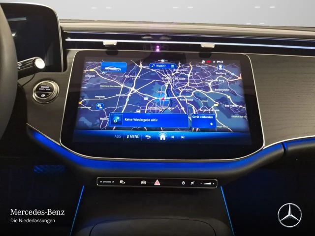 Mercedes-Benz E 200 AVANTGARDE Sedan