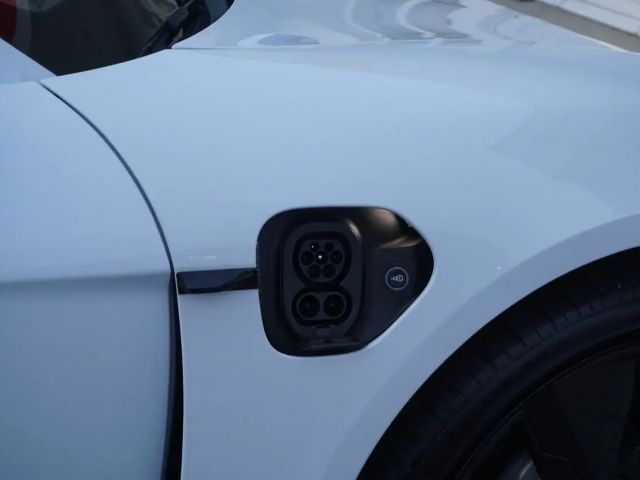 Porsche Taycan Sport Turismo Turbo