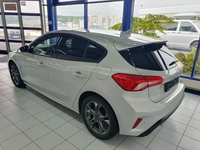 Ford Focus EcoBoost ST Line
