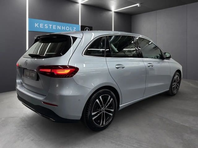 Mercedes-Benz B 220 B 220 d Sedan