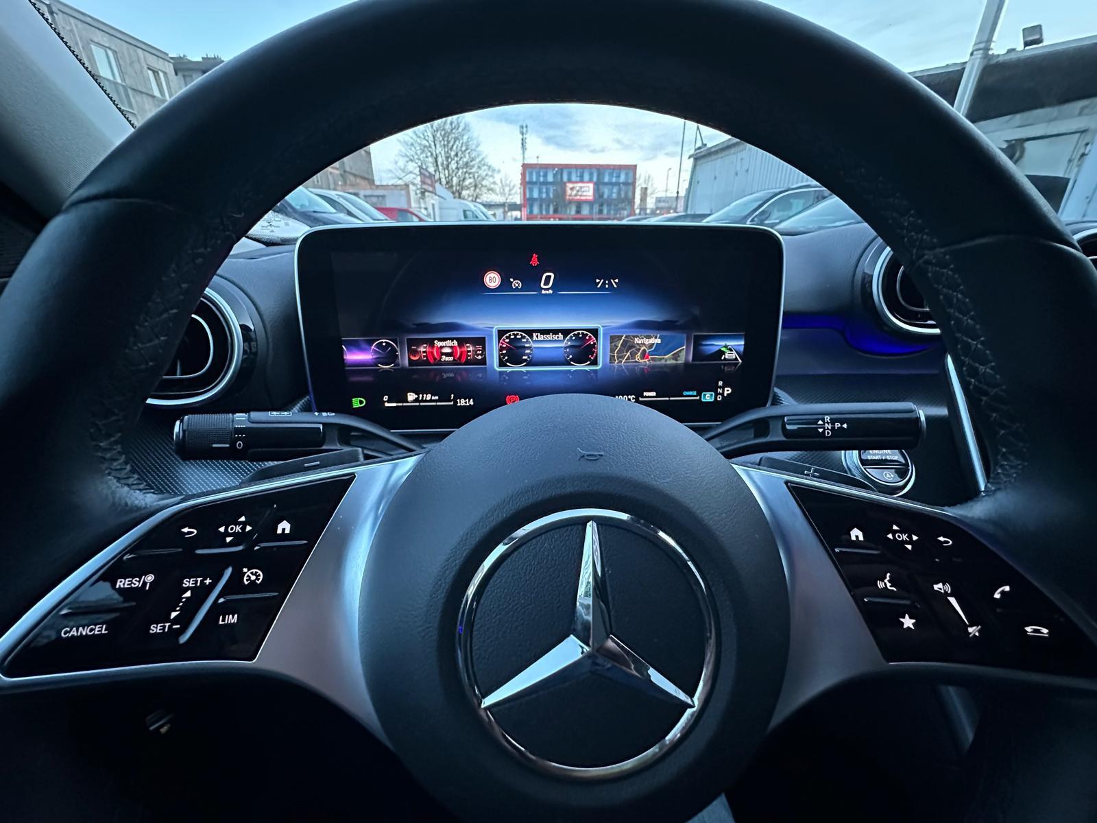 Mercedes-Benz C 180 Sedan