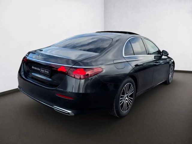 Mercedes-Benz E 220 AVANTGARDE E 220 d Sedan