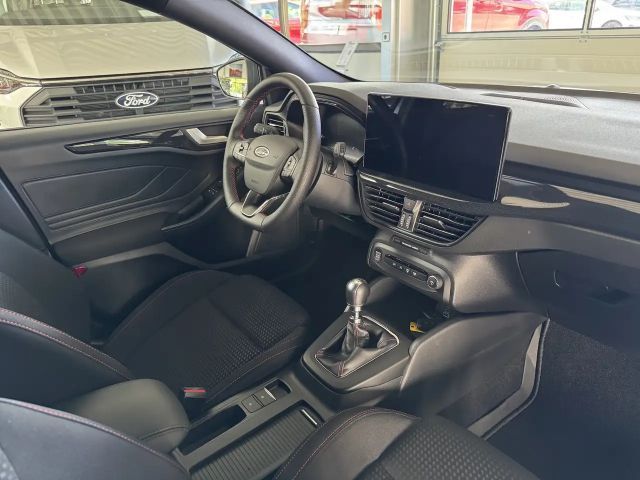 Ford Focus ST Line Wagon