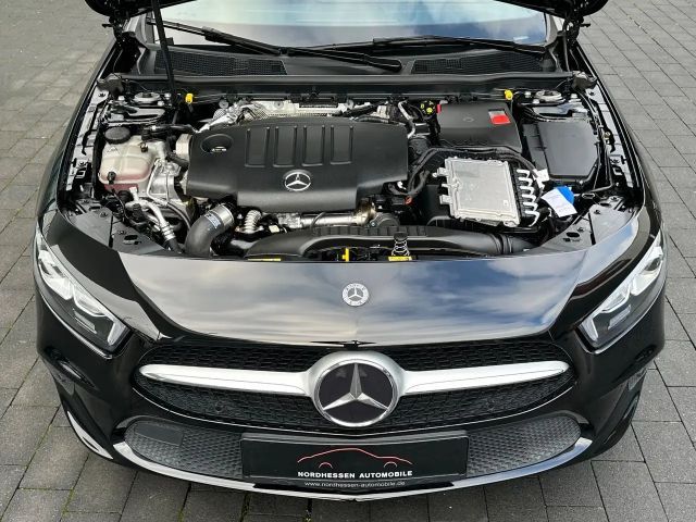 Mercedes-Benz A 180 A 180 d Style