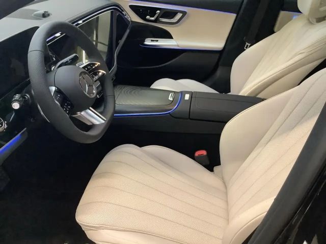 Mercedes-Benz E 200 AMG Line Sedan