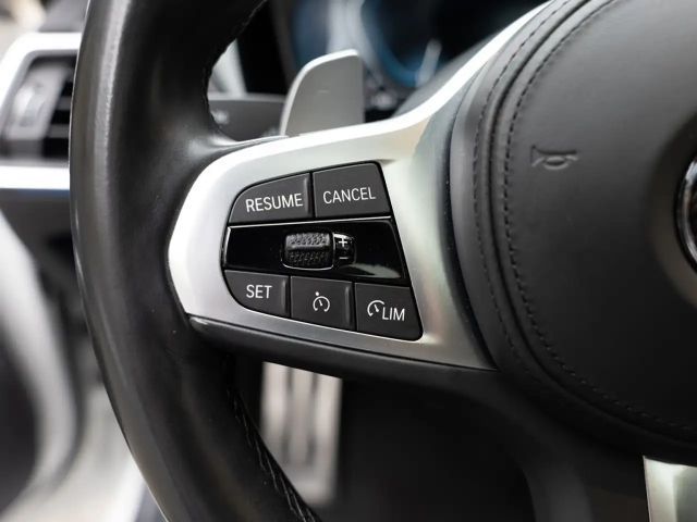 BMW 330 330e M-Sport Sedan xDrive