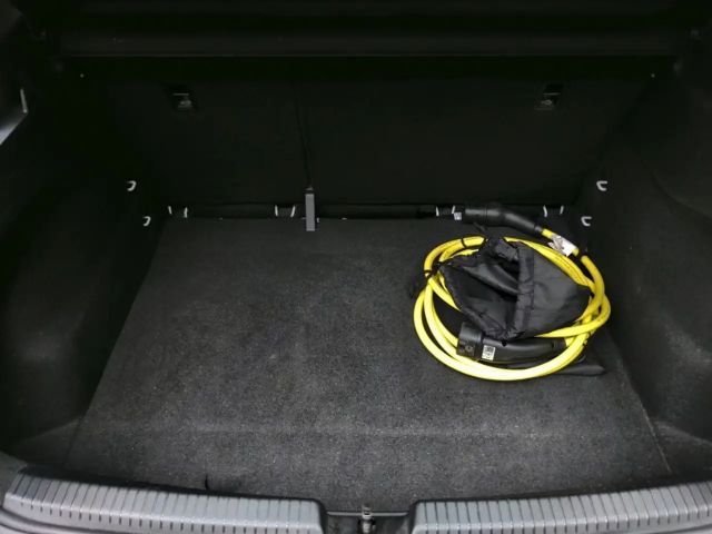 Cupra Born LED Navi ACC PDC DAB Wärmepumpe