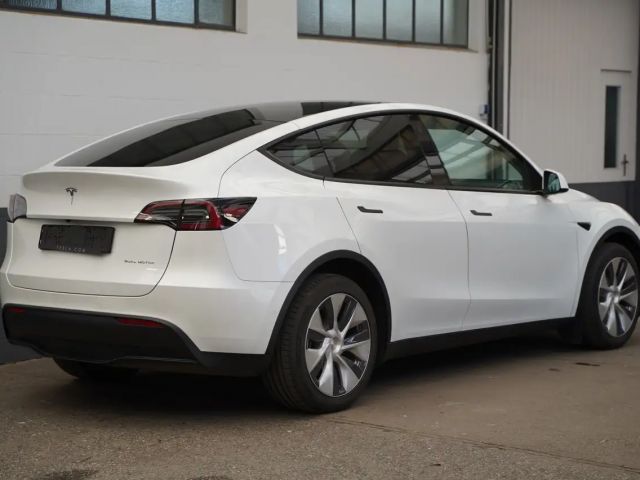 Tesla Model Y AWD Long Range