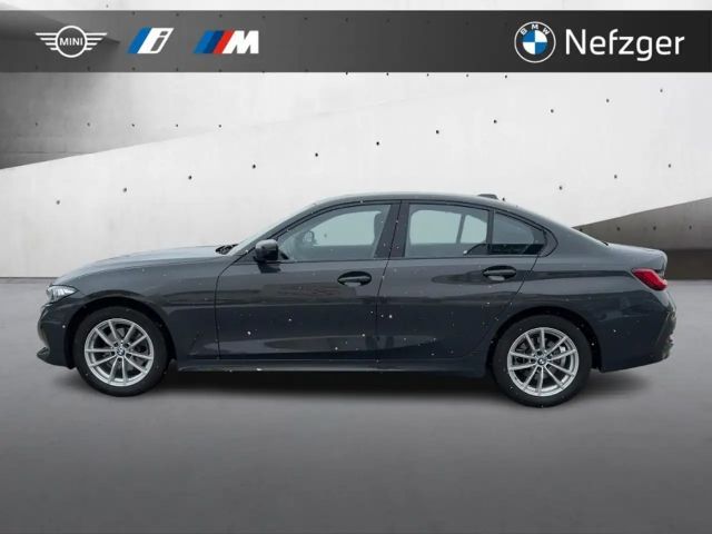 BMW 320 320i Sedan xDrive