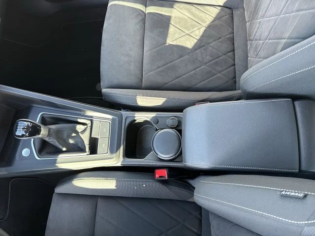 Volkswagen Golf Life Sport