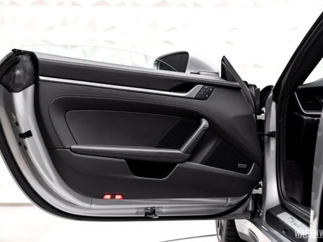 Porsche 992 4 Cabrio Targa