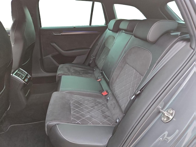 Skoda Superb 2.0 TDI Combi Sportline