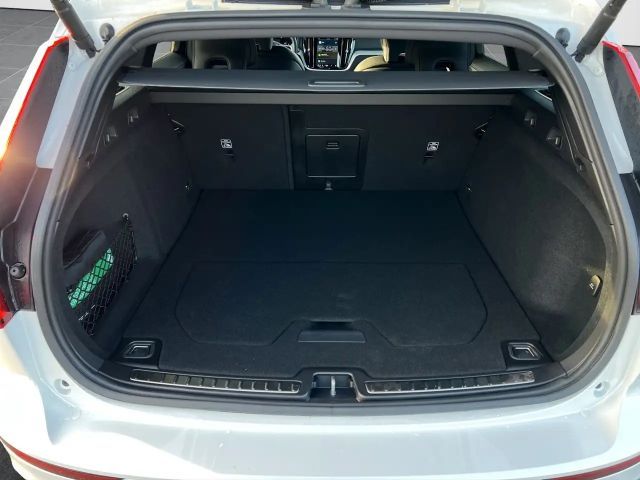 Volvo V60 Cross Country AWD Plus