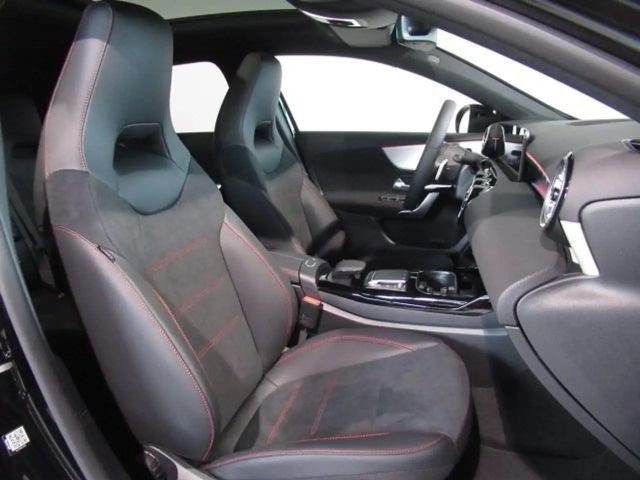 Mercedes-Benz A 35 AMG 4MATIC AMG Line