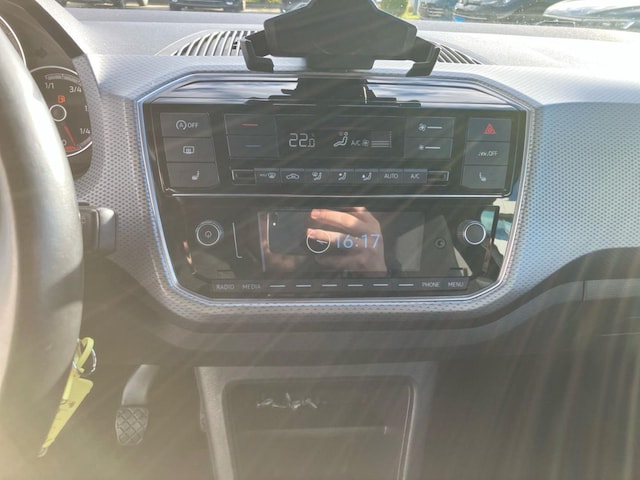 Volkswagen up! Active