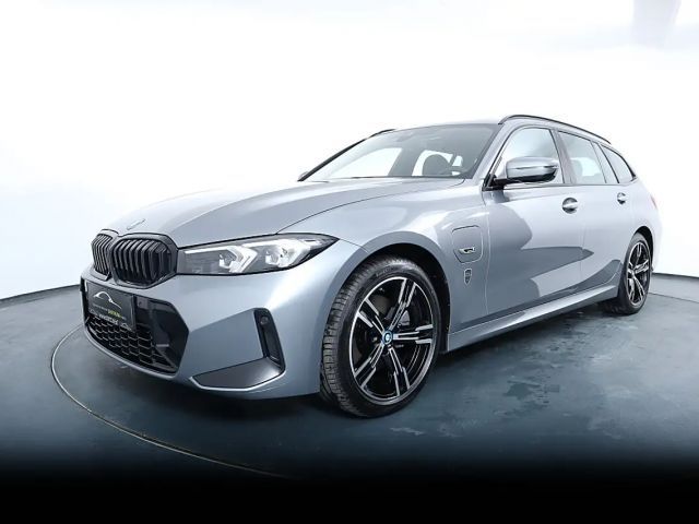 BMW 330 330e Touring