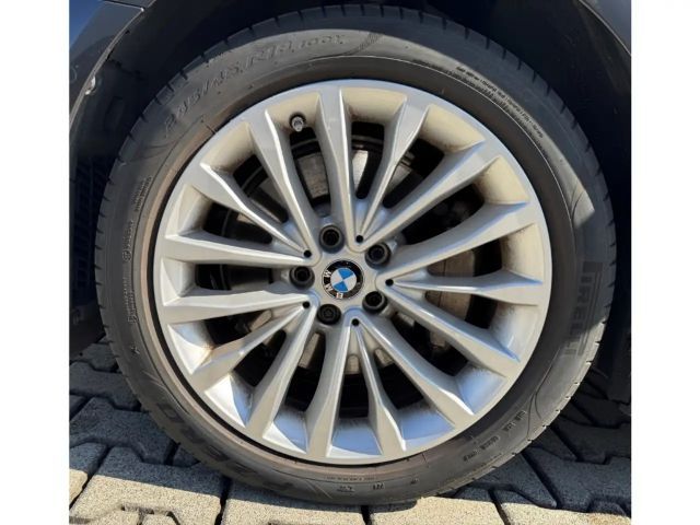 BMW 530 530e Luxury Line Sedan