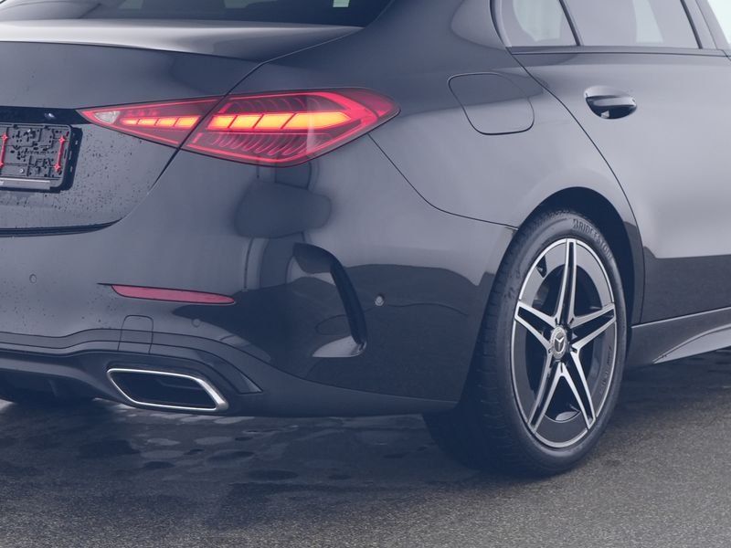 Mercedes-Benz C 200 AMG Line Sedan