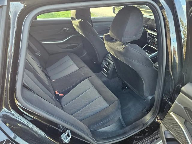 BMW 330 330e 330i M-Sport xDrive