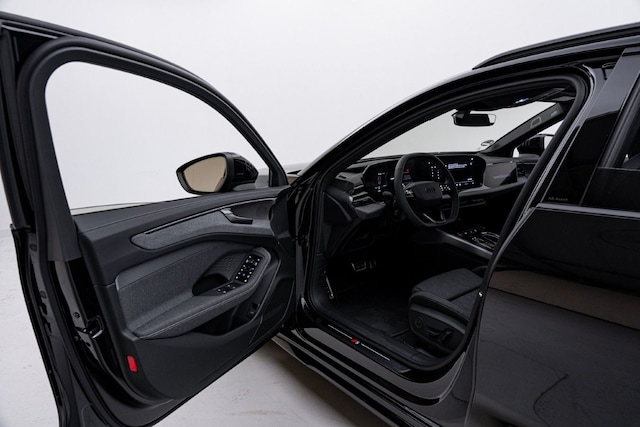 Audi A6 Avant Quattro S-Tronic