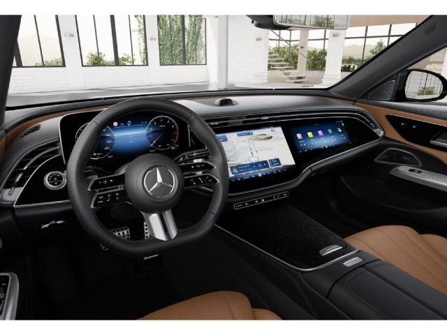 Mercedes-Benz E 200 4MATIC Sedan