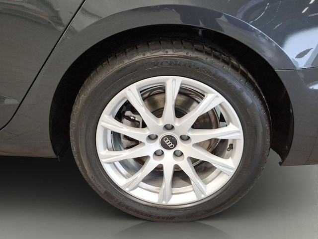 Audi A4 40 TFSI Quattro S-Tronic Sedan